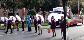 Коллектив предприятия на шествии по ул.Ильича
